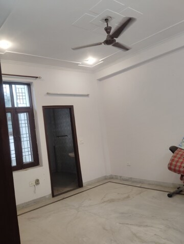 Room in 4 BHK Builder Floor at Vasundhara Sector 3 – for Rent