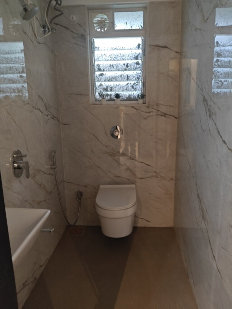 Bathroom, mohite-mrugank 1 Bedroom 422 Sq.Ft. Apartment In Chembur Mumbai 8794029