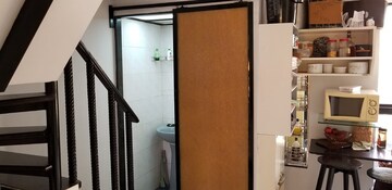 Room in 2 BHK Apartment at Bandra West – for Rent