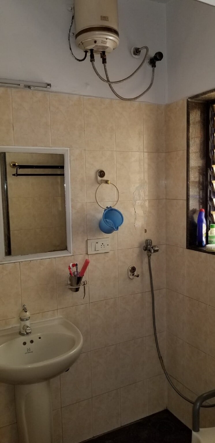 Bathroom, bandra west 2 Bedroom 750 Sq.Ft. Apartment In Bandra West Mumbai 8794034