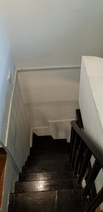 Room in 2 BHK Apartment at Bandra West – for Rent
