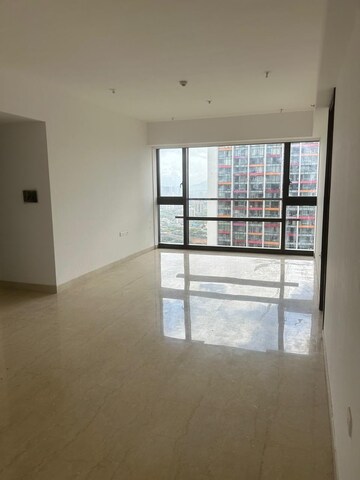 Room in 3 BHK Apartment at Lodha Marquise, Worli – for Rent