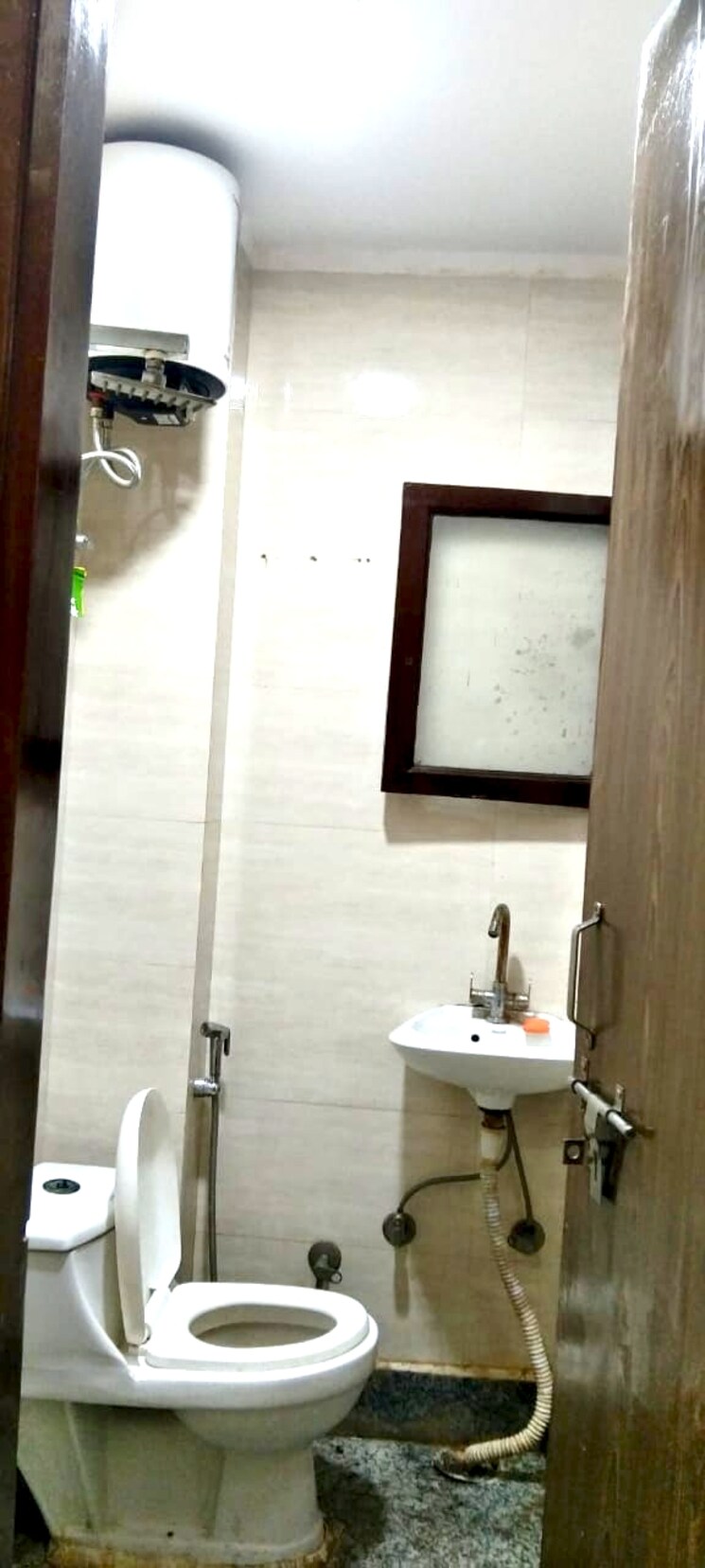 Bathroom, mehrauli 2 Bedroom 850 Sq.Ft. Builder Floor In Mehrauli Delhi 8794117