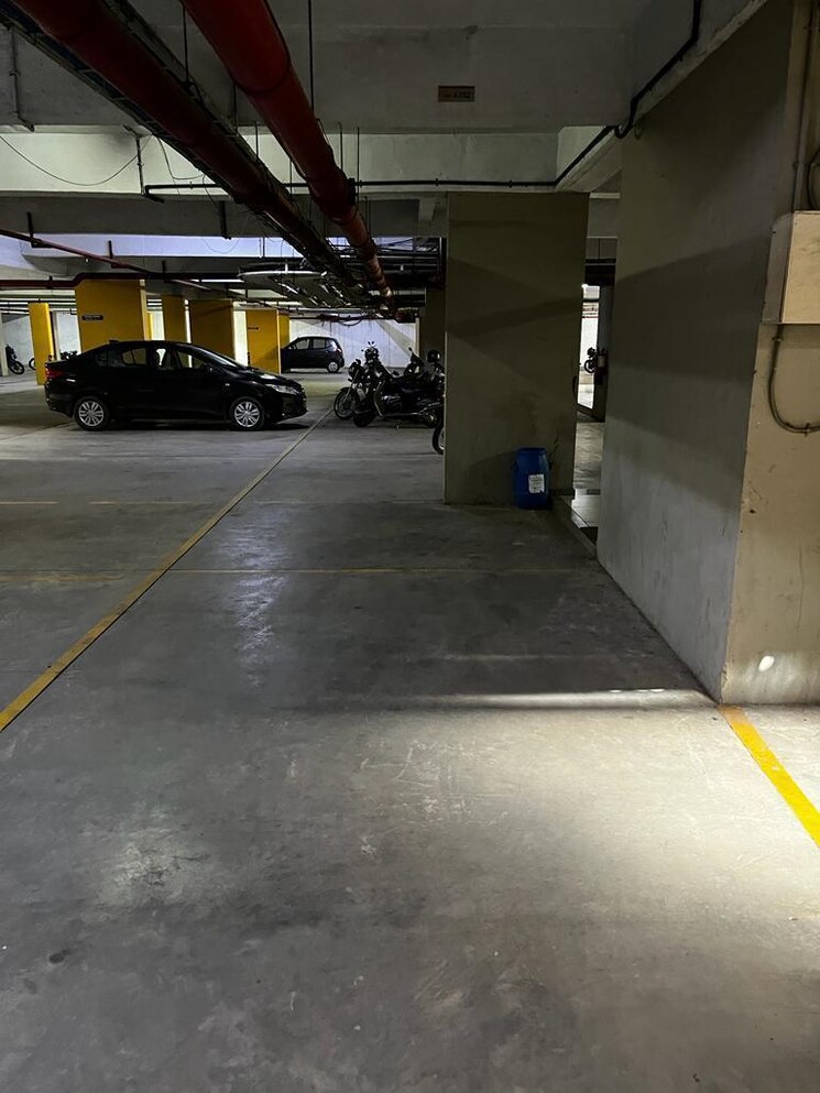  Parking, goyal-synergy-tower Commercial Office Space 1100 Sq.Ft. In Makarba Ahmedabad 8794086