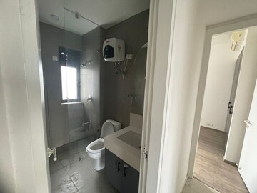 Bathroom in 4 BHK Apartment at Ireo Skyon, Sector 60 – for Rent