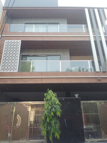 3 BHK Builder Floor – Exterior View View at Vasundhara Sector 3 - for Rent