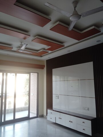 Kitchen in 3 BHK Builder Floor at Vasundhara Sector 3 – for Rent
