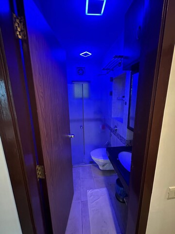 Bathroom in 2.5 BHK Apartment at Oberoi Realty Splendor, Andheri East – for Rent