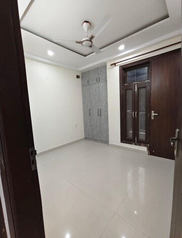 Room in 2 BHK Builder Floor at Indraprastha – for Rent