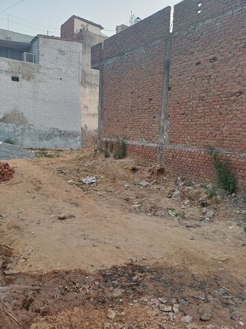  Plot For Sale in Dheeraj Nagar