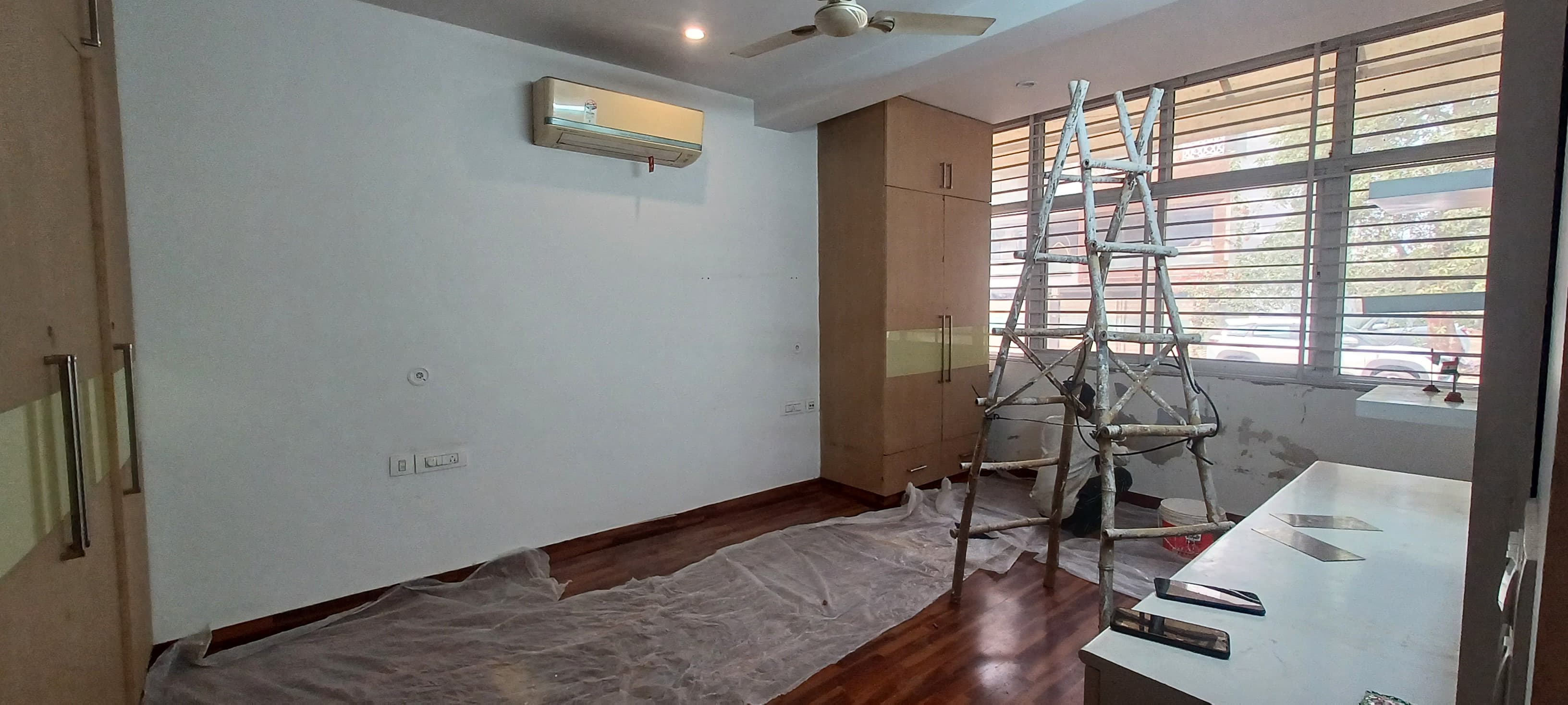 3 BHK + Servant Room Builder Floor For Rent in Ardee Mall