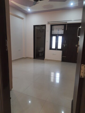 Room in 3 BHK Apartment at Orchid Island, Sector 51 – for Rent