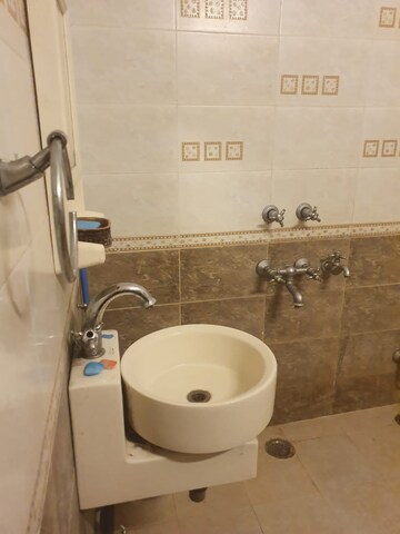 Bathroom in 2.5 BHK Independent House at Indira Nagar – for Rent