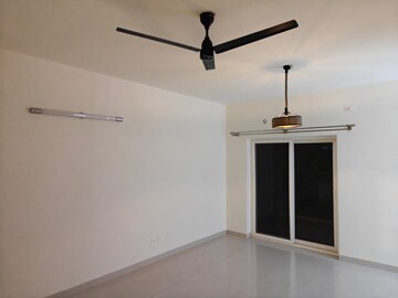 Room in 3 BHK Apartment at Ozone Urbana Alcove, Devanahalli – for Rent