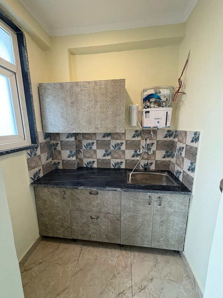 Living Room, unitech-uniworld-gardens 1 RK 450 Sq.Ft. Builder Floor In Sector 47 Gurgaon 8794308