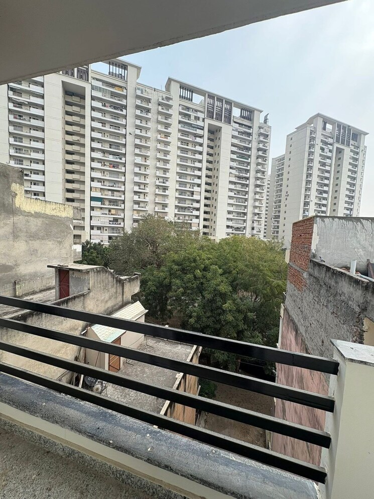 Exterior View, unitech-uniworld-gardens 1 RK 450 Sq.Ft. Builder Floor In Sector 47 Gurgaon 8794308