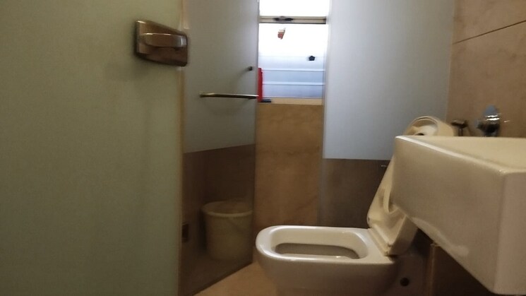 Bathroom, khar west 2 Bedroom 750 Sq.Ft. Apartment In Khar West Mumbai 8794202