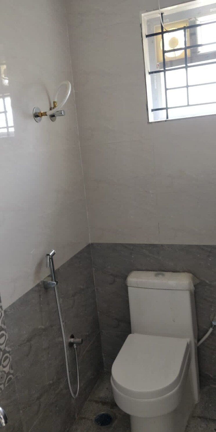 Bathroom, hsr layout 2 Bedroom 1200 Sq.Ft. Builder Floor In Hsr Layout Bangalore 8794218