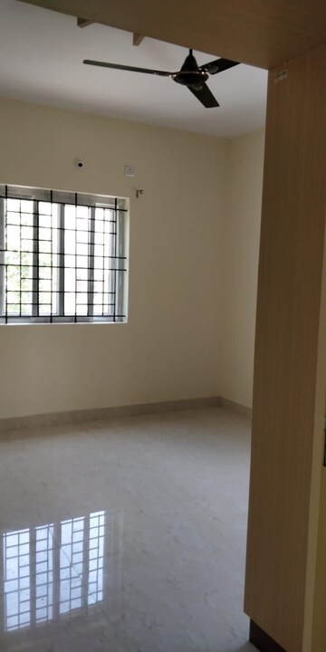 Room in 2 BHK Builder Floor at Hsr Layout – for Rent
