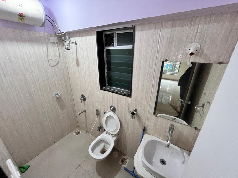 Bathroom, gundecha-montego 2 Bedroom 718 Sq.Ft. Apartment In Andheri East Mumbai 8794230