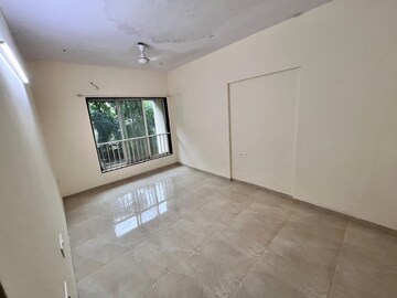 Room in 2 BHK Apartment at Gundecha Montego, Andheri East – for Sale