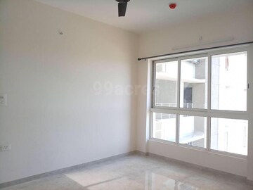 Room in 2 BHK Apartment at Lodha Amara, Kolshet Road – for Rent