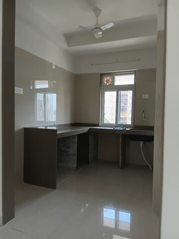 Room in 2 BHK Apartment at Vikhroli East – for Rent