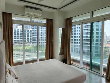 Room in 3 BHK Apartment at Enpar Lotus 101 Worli Residences, Lower Parel – for Rent