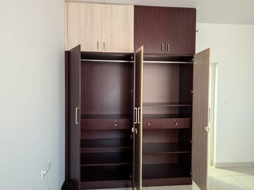Furnished Amenities in 2 BHK Apartment at Prestige Lakeside Habitat, Varthur – for Rent