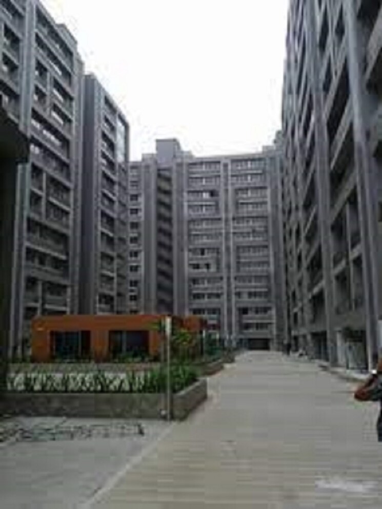 Exterior View, titanium-city-centre Commercial Office Space 558 Sq.Ft. In Satellite Ahmedabad 8794247