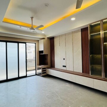 Room in 4 BHK Builder Floor at Uppal Southend, Sector 49 – for Sale