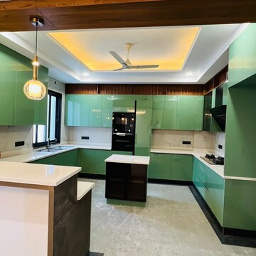 Team Area in 4 BHK Builder Floor at Uppal Southend, Sector 49 – for Sale