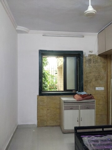 Room in 2 BHK Apartment at Chikoowadi – for Rent