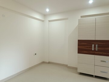 Room in 3 BHK Apartment at Relaxo Apartment, Sector 46 – for Rent