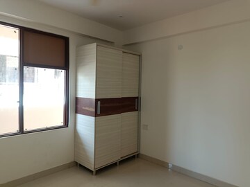 Room in 3 BHK Apartment at Relaxo Apartment, Sector 46 – for Rent