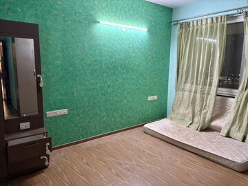 Room in 3.5 BHK Apartment at Prestige Misty Waters, Hebbal – for Rent