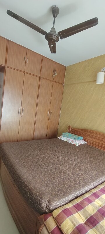 Room in 1 BHK Apartment at Chikoowadi – for Rent