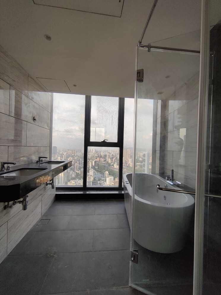 Bathroom, rustomjee-crown 4 Bedroom 2132 Sq.Ft. Apartment In Prabhadevi Mumbai 8794333