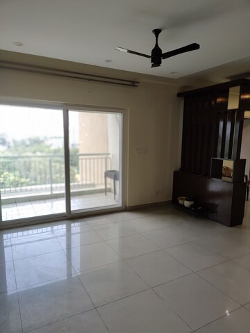 Room in 3.5 BHK Apartment at Mantri Webcity, Hennur – for Rent