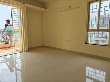 Room in 2 BHK Apartment at Nyati Esplanade, Bavdhan – for Rent
