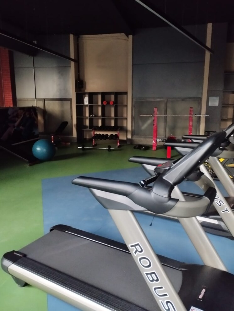 Team Area, united-world-trade-tower Commercial Office Space 760 Sq.Ft. In Makarba Ahmedabad 8794408