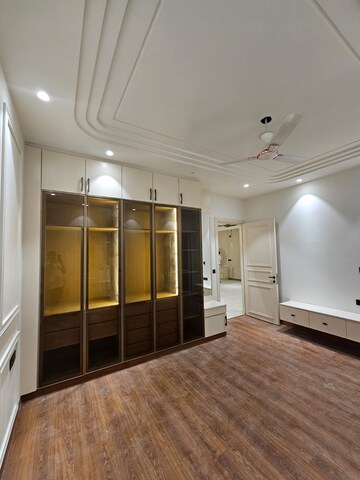 Building Lobby in 4 BHK Builder Floor at Surajmal Vihar – for Sale