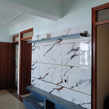 Furnished Amenities in 2 BHK Apartment at Parker White Lily, Sector 8 – for Rent