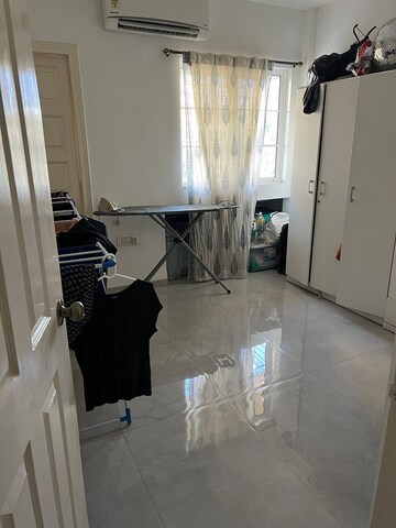 Room in 2 BHK Apartment at Bandra West – for Rent