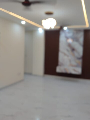 Room in 3 BHK Builder Floor at Saket – for Rent