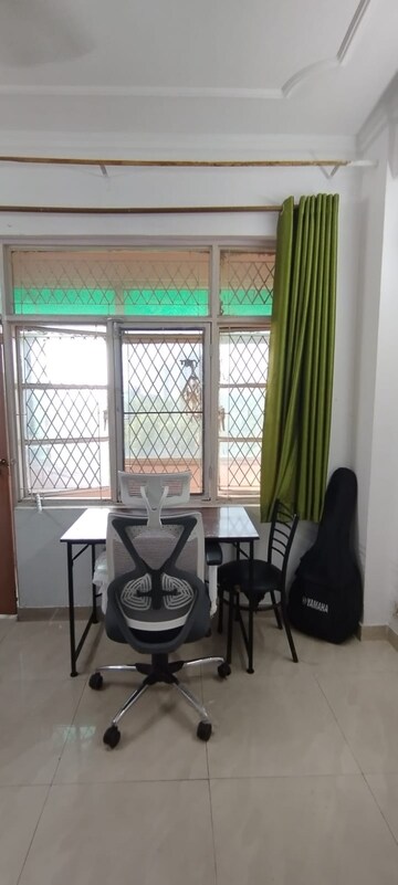 Gym in 1 BHK Apartment at Shipra Riviera, Gyan Khand – for Rent