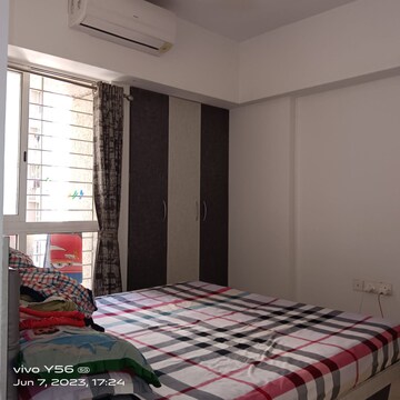 Bedroom in 3 BHK Apartment at Lodha Amara, Kolshet Road – for Rent