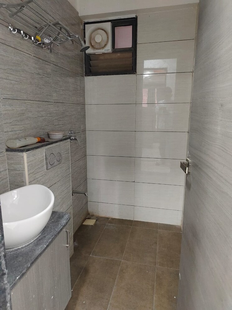Bathroom, shilaj 3 Bedroom 1700 Sq.Ft. Apartment In Shilaj Ahmedabad 8794527