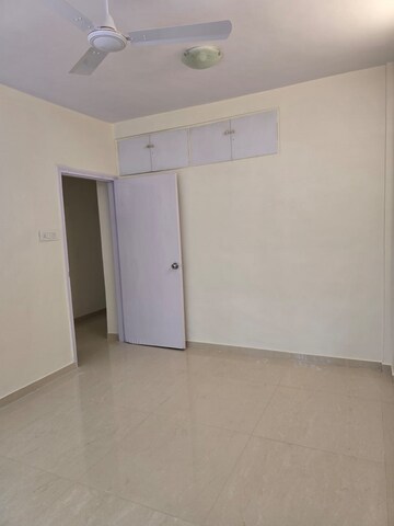 Room in 2 BHK Apartment at Bandra West – for Rent