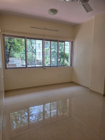 Room in 2 BHK Apartment at Bandra West – for Rent
